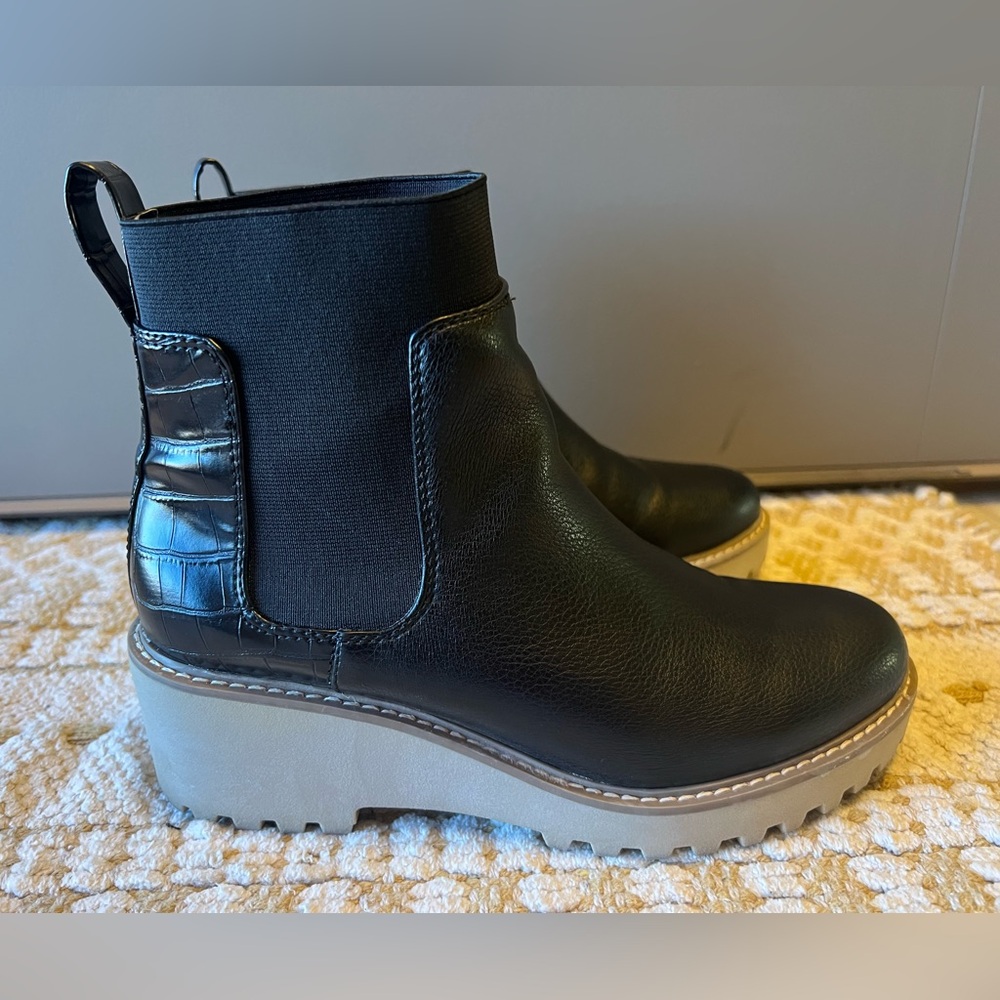 Dolce Vita Women's Slip On Rancher Ankle Chelsea Boot Black Size 7
